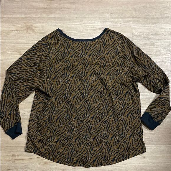 Nike Tee Long Sleeve 3X Gold Print Black Star Animal Print Cotton Oversized - Picture 12 of 15